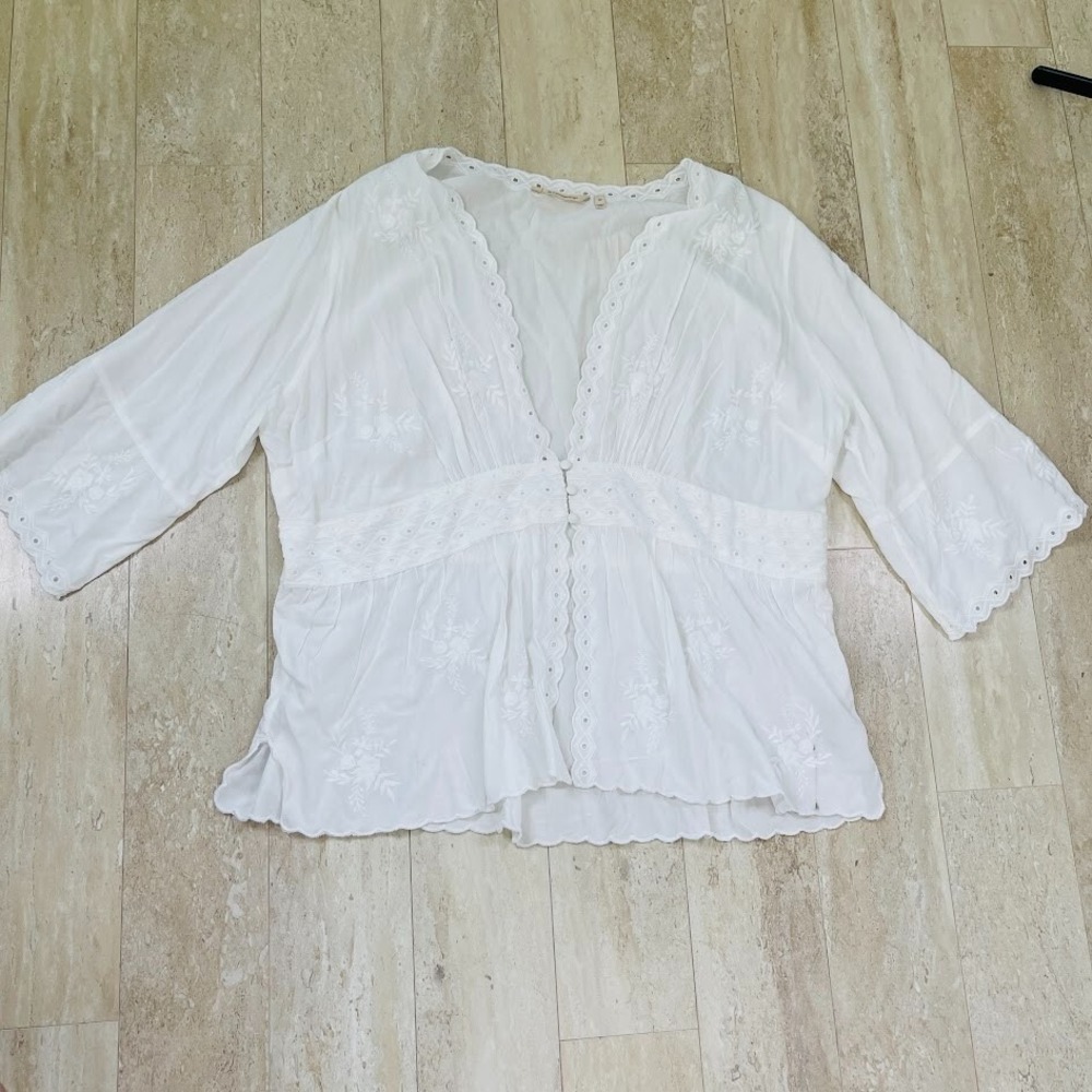 Soft Surroundings White Embroidered Peasant Blouse